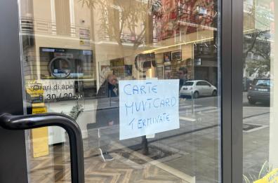 Bari, è caccia al tesoro per le «Muvt» card per gli abbonamenti bus a 20 euro: introvabili