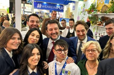 Bit, Salvini visita lo stand Puglia: valorizzare le bellezze della regione
