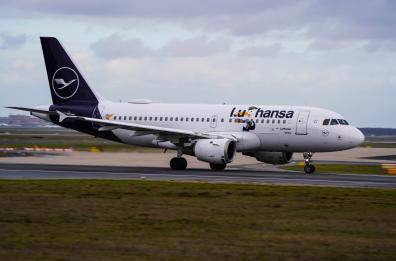 Lufthansa, in tilt sistemi informatici: caos nei voli