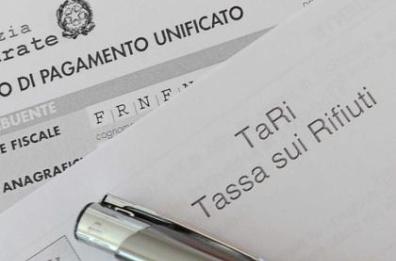 Taranto, si va verso un lieve aumento della tassa comunale sui rifiuti