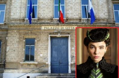 Lidia Poët su Netflix, scoppia la polemica: «La prima avvocata d’Italia è di Trani»