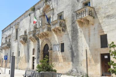 Sternatia, trova 13mila euro per strada e li consegna ai carabinieri 