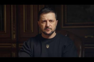 Ucraina, il messaggio di Zelensky: &laquo;Gloria a chi combatte, il 2023 sar&agrave; l'anno della vittoria&raquo;