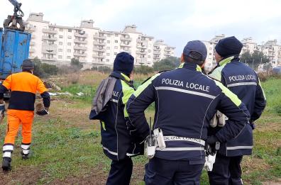 Taranto, stop ai falò abusivi: intervento nel quartiere Paolo VI
