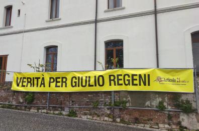 «Verità per Giulio Regeni», striscione di Articolo 21 rubato a Potenza