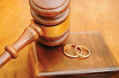 Si sposa due volte ma non divorzia, a giudizio per bigamia scienziato salentino
