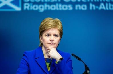 Tra donne e potere un rapporto difficile: la poltrona «scotta»