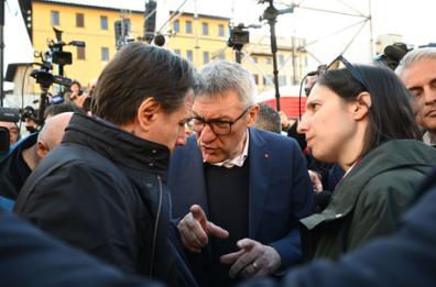 Corteo di Firenze, insieme Schlein, Conte e Landini