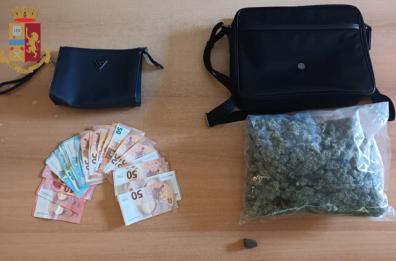 Sorpresi con la droga in auto, denunciati tre giovani nel Leccese