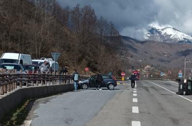 Scontro tra 2 auto sulla strada Della Valle dei Sinni: morto un 70enne