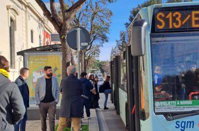 Lecce, «Bus affollati e corse insufficienti per l’Università»