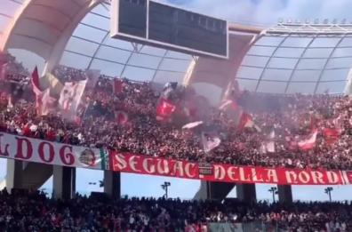 Calcio, Bari-Frosinone: lo spettacolo arriva dagli spalti del San Nicola