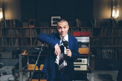 Saverio Raimondo, il tour nei club fa tappa a Terlizzi: «La risata del pubblico il ritmo del mio show»