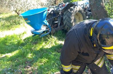 Rotondella, incidente con il trattore: 50enne ferito, trasportato in ospedale