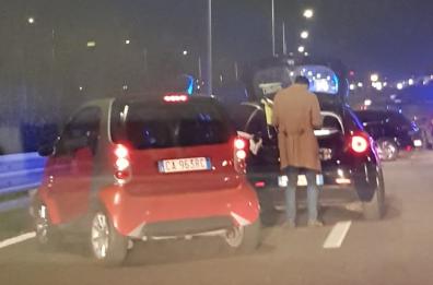 Bari, tamponamento tra 3 auto in tangenziale: nessun ferito. 3 km di coda