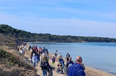 Taranto, domenica all'insegna della pesca di… plastica sull’isola di San Pietro