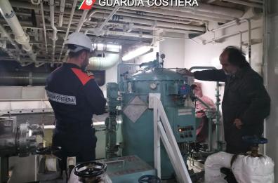 Violazioni ambientali in un cantiere navale di Gallipoli: denunciato il titolare