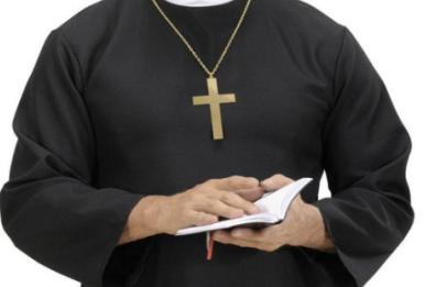 Brindisi, ex sacerdote scomunicato celebra messa in latino