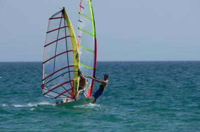 Lecce, disperso in mare mentre fa windsurf: trovato a riva dopo tre ore