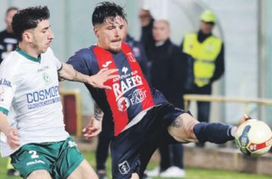 Calcio, il Taranto si è ritrovato: salvezza ad un passo