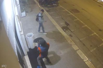 Bari, un'altra «spaccata»: rubato il denaro nella cassa del locale in pieno centro 