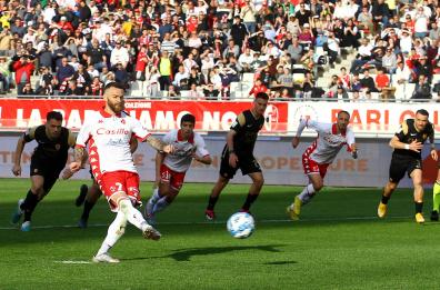 Bari - Benevento, vittoria in casa per i biancorossi: 2-0