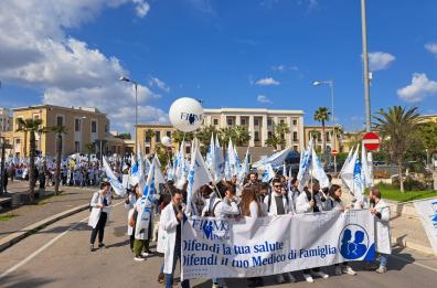 Bari, medici di base incrociano le braccia: corteo e assemblea per difendere il diritto alla salute