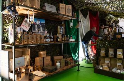 Vinitaly: +10,4% per l'export del vino pugliese. Negli stand anche il marchio ESERCITO 1659