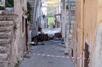 Tragedia nella notte a Cagnano Varano: 57enne muore carbonizzato nell'incendio del suo appartamento