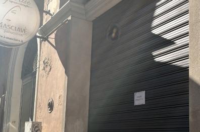 Bari, parrucchiere muore nel salone dopo malore: poche ore prima un incidente con il sidecar degli sposi americani