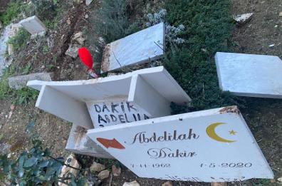Bari, danneggiate tombe islamiche nel cimitero: i parenti dei defunti denunciano