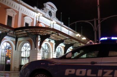 Bari, tentano di rapinare due ventenni: quattro arresti 
