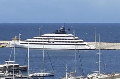  A Gallipoli attracca «Emerald Azzurra»; la stagione crocieristica è cominciata