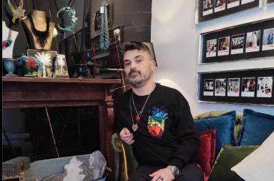 Matera: l'arte di un designer, dalla sartoria rock ai gioielli, a Jennifer Lopez