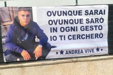 Orta Nova, i carabinieri rimuovono i manifesti in ricordo del figlio del boss 