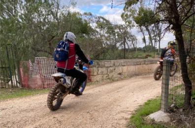 Motocross nella riserva naturale, centauri inseguiti dai Forestali a Torre Guaceto