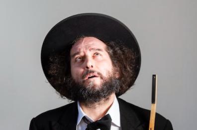 Vinicio Capossela torna in Puglia in due tappe per le sue «13 canzoni urgenti»