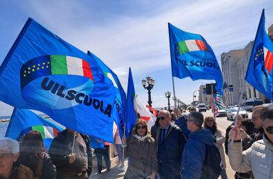 Contratti scaduti, niente lavoro: 114 formatori in protesta a Bari