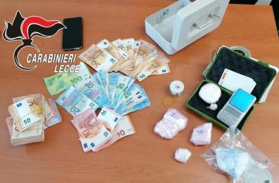 Blitz a Monteroni, in casa tre etti di cocaina e 14mila euro: arrestato