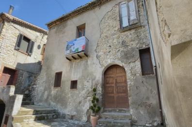 Basilicata, venduta a Laurenzana la prima casa a un euro: diventerà albergo diffuso