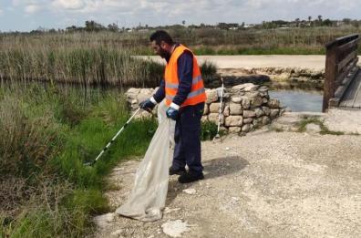 Spiagge pulite nelle marine di Lecce in vista delle festività
