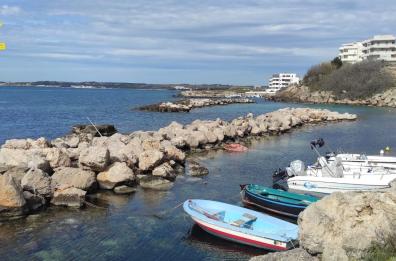 Gallipoli, 18 denunce e sequestro di un tratto di costa: avevano realizzato ormeggi abusivi  