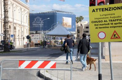 Bari, lungomare chiuso  tra proteste e piacere di passeggiare