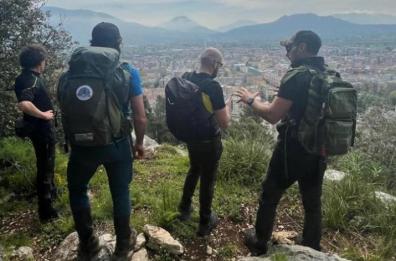 Gravina, l'escursione di «Omini di pietra» per  «Il Trekking della Liberazione. Un furgoncino sulla linea Gustav»