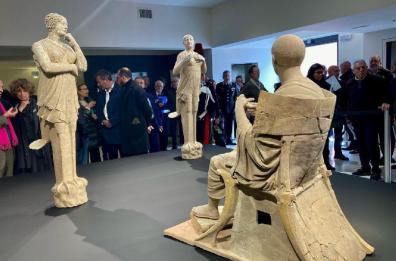 Taranto, il museo archeologico incanta i visitatori con «Orfeo e le sirene»: boom di presenze