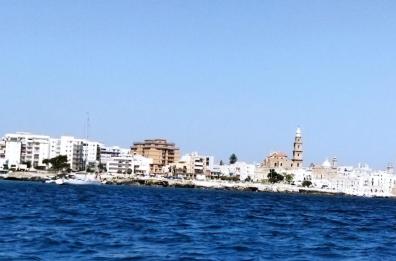 Ha un malore in mare, 45enne muore a Monopoli