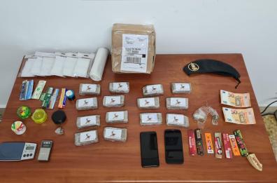 Lecce, sorpresi con un chilo e mezzo di hashish in auto: 2 arresti