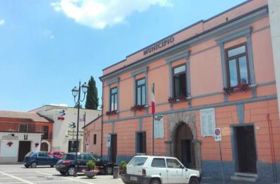 Atella, prelevano soldi del Comune senza autorizzazione: 4 indagati, sequestro per 112mila euro