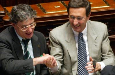Dalla «Bossi-Fini» al dl «Cutro»:  gli indecenti balletti politici sul fenomeno immigrazione