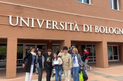 Alle Olimpiadi del Problem Solving medaglia d'argento per la squadra «Ipazia» dell'Amedeo d'Aosta di Bari